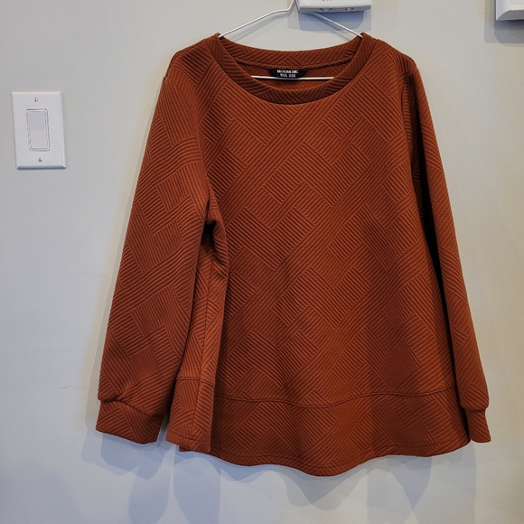 BloomChic Rust Textured Top - Picture 8 of 8